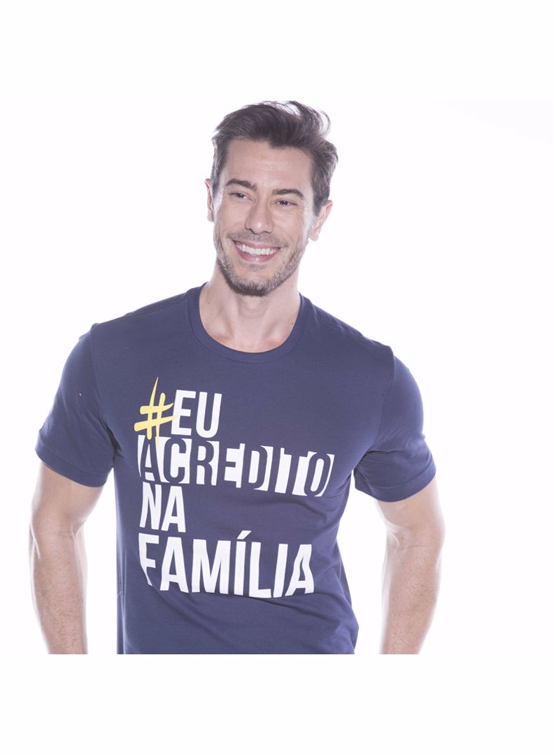 CAMISETA ADULTO EU ACREDITO NA FAMILIA  